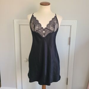 Victoria's Secret Eyelash Lace Plunge Slip Dress Gown Chemise Size XS Satin Top